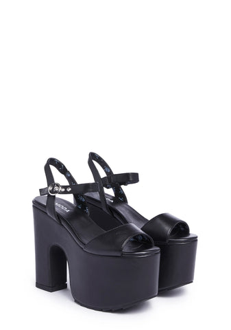 On Vacay Platform Sandals