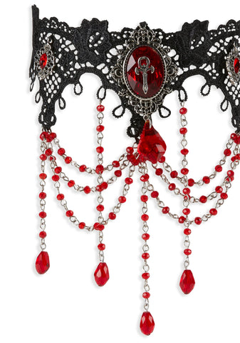 Queens Arrival Lace Choker