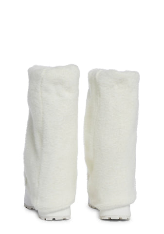 Snuggle Wonderland Platform Boots - White