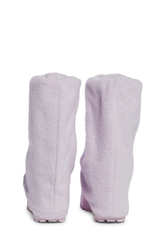 Snuggle Wonderland Platform Boots - Light Pink