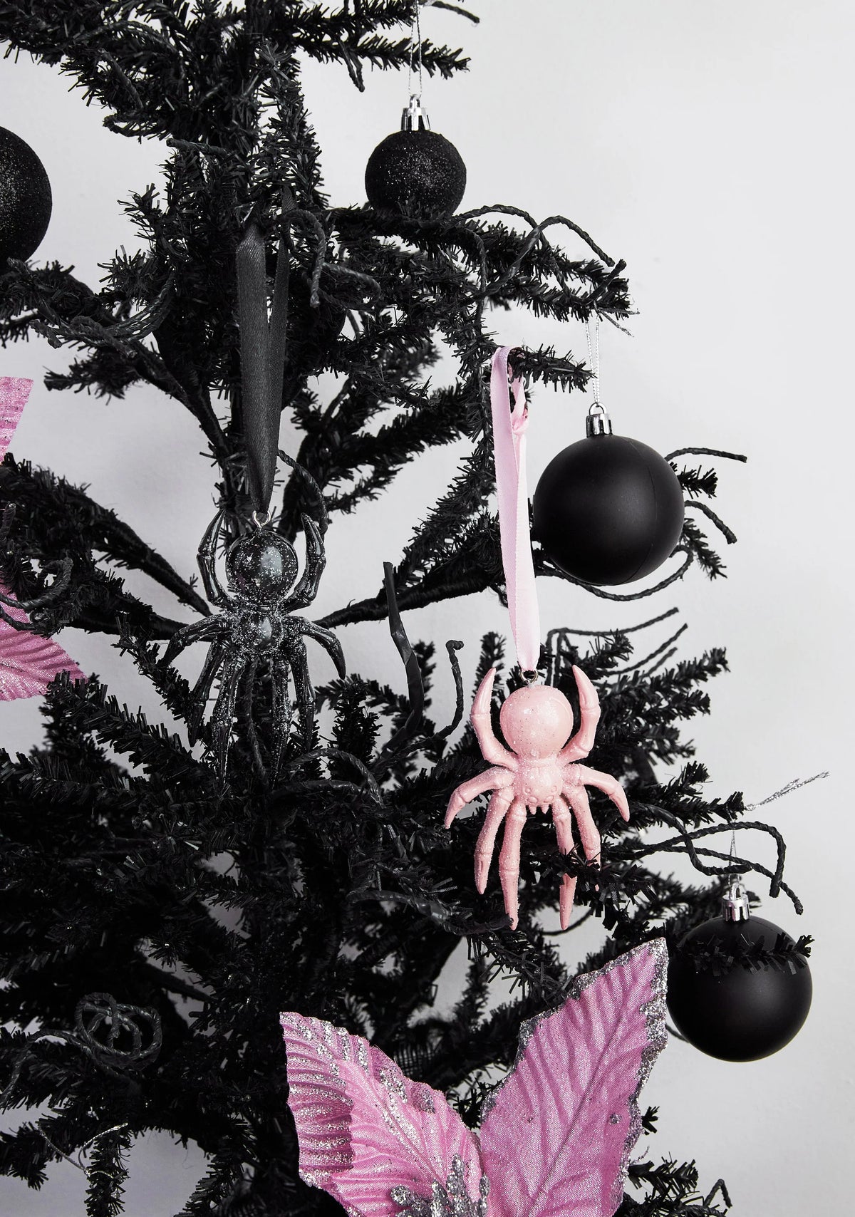 Creepy Crawly Cheer Ornament Set