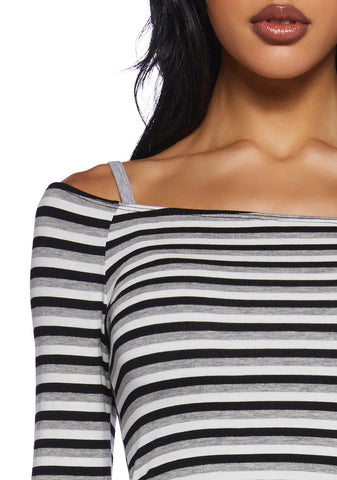 Trapeze Artist Off the Shoulder Top - Black