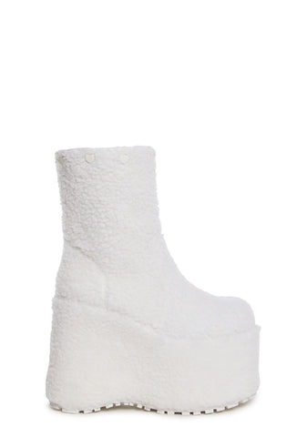 Snuggle Wonderland Platform Boots - Pinky Promise