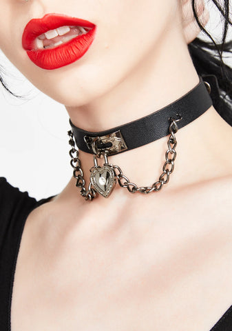 Infatuated Heart Choker