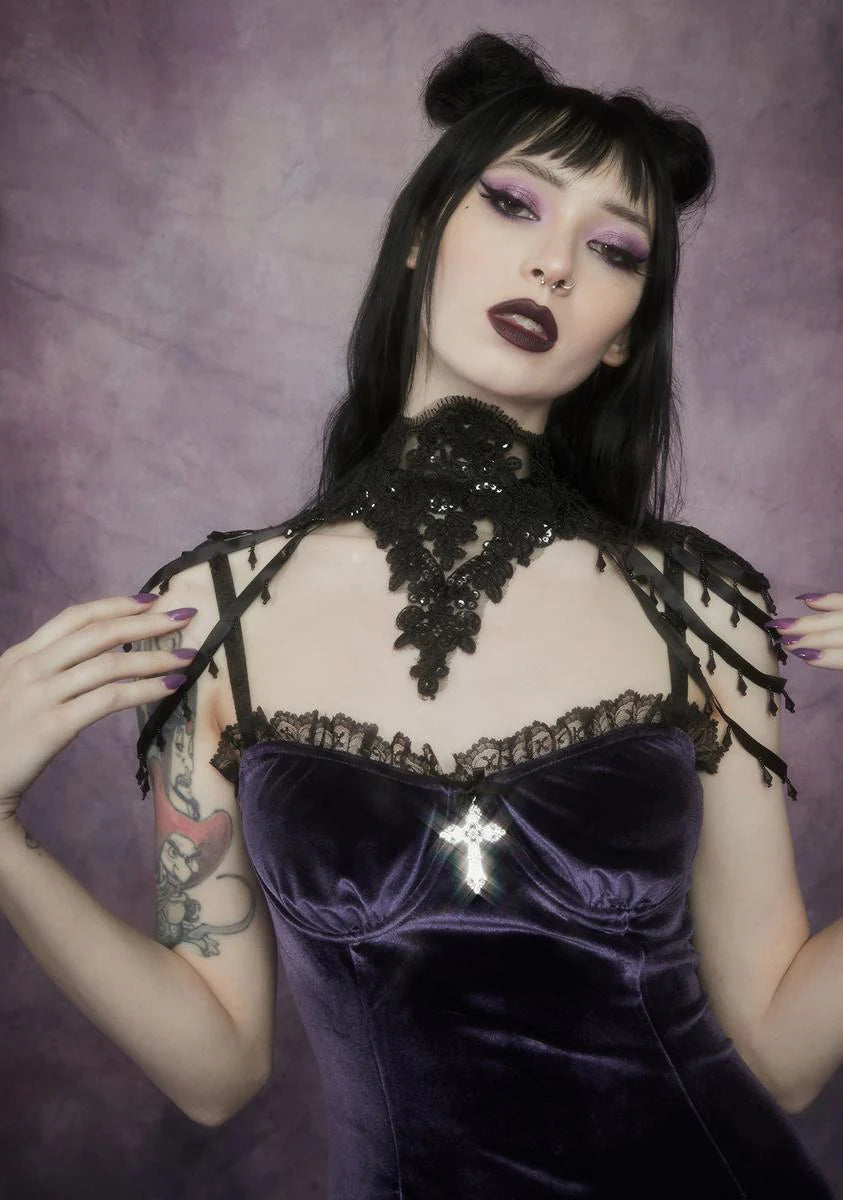 Belle Of The Dead Lace Collar