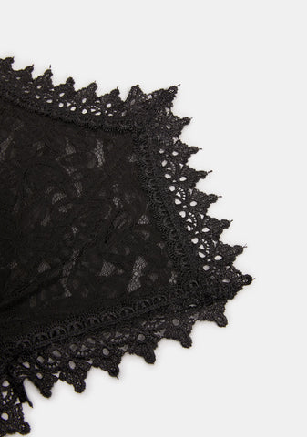 Kiss Of Death Lace Collar