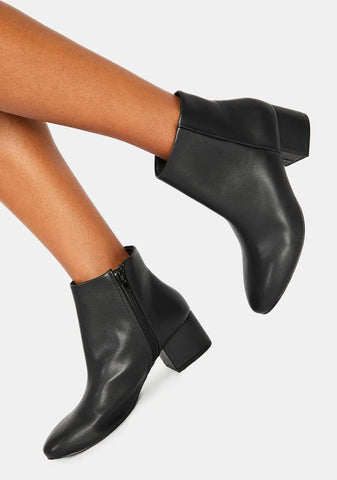 Onyx Give Me A Sign Ankle Boots