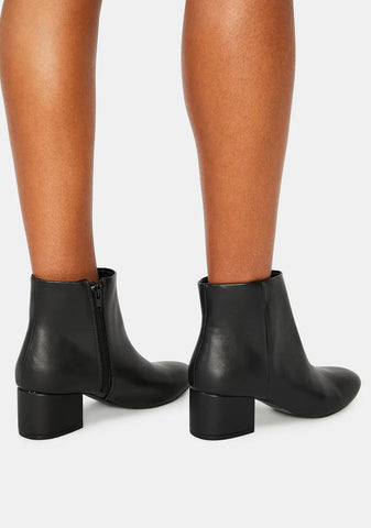 Onyx Give Me A Sign Ankle Boots