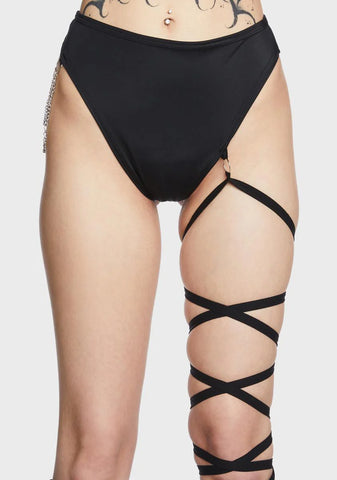 Leg Tie Shorts With Chain