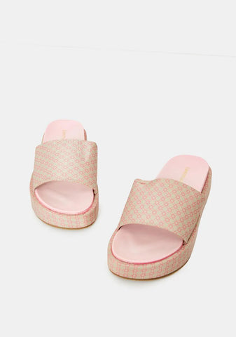 Blush Hills Have Eyes Patterned Slides