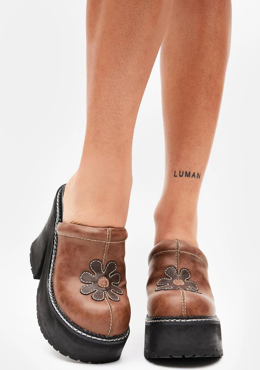 So Called Scheme Floral Clogs